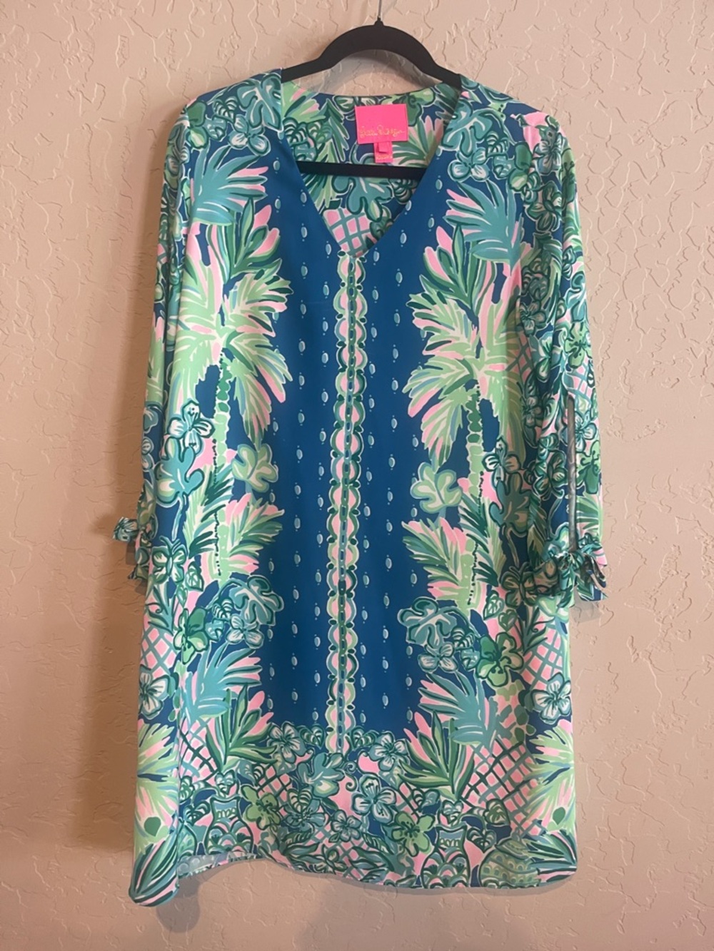 Lilly Pulitzer Blue, Teal & Pink Tropical V-Neck dress size small